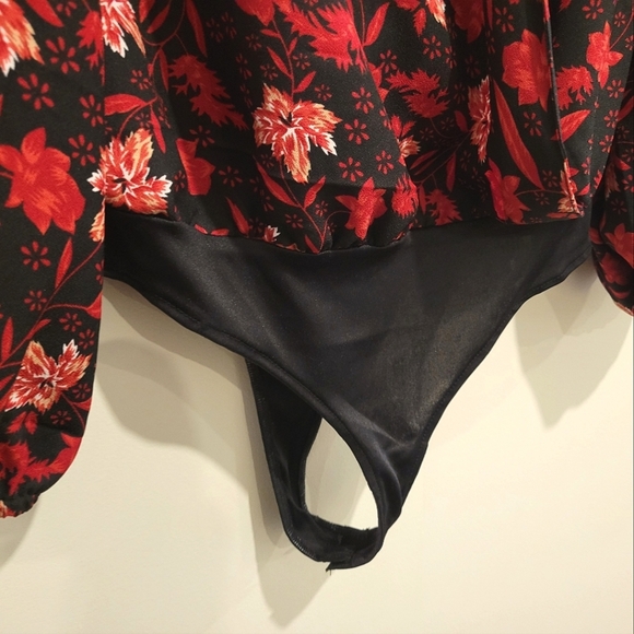 Walter Baker Darla Floral Notch Lapel Bodysuit Red Long Sleeve Top Blouse s - Picture 9 of 11